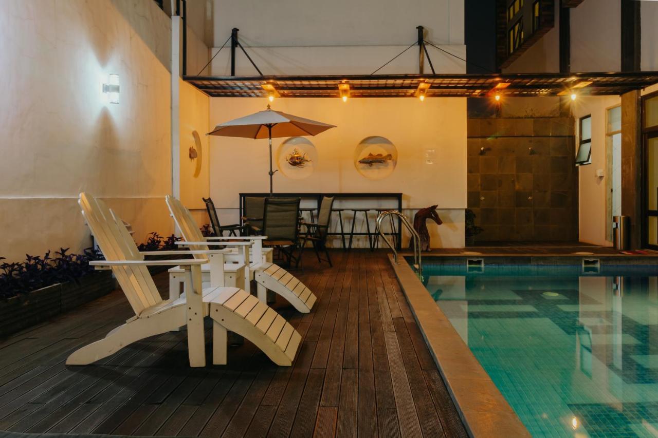 Urbanest Inn House Slipi Jacarta Exterior foto